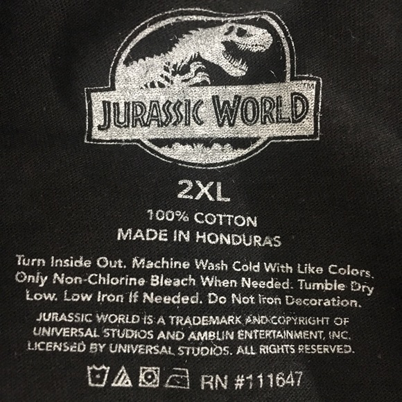 Jurassic Park Dinosaur Graphic Men’s Black Tee NWT - Picture 7 of 9